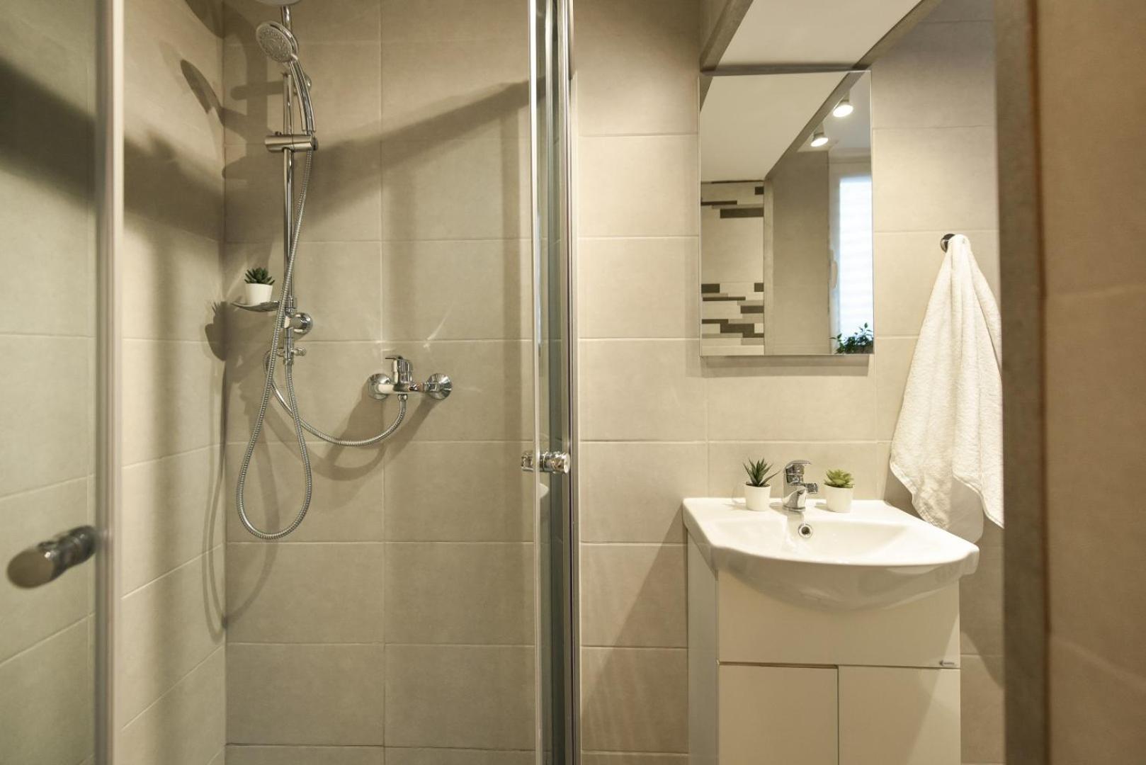 Elegant Studio - Urban Escape In Букурещ Екстериор снимка