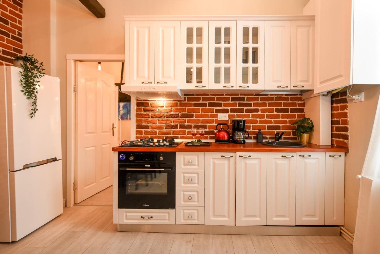 Elegant Studio - Urban Escape In Букурещ Екстериор снимка